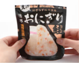 備蓄おにぎり 振るイメージ